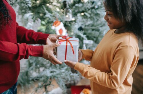 Why Pre-Lit Christmas Trees Make Decorating Easy